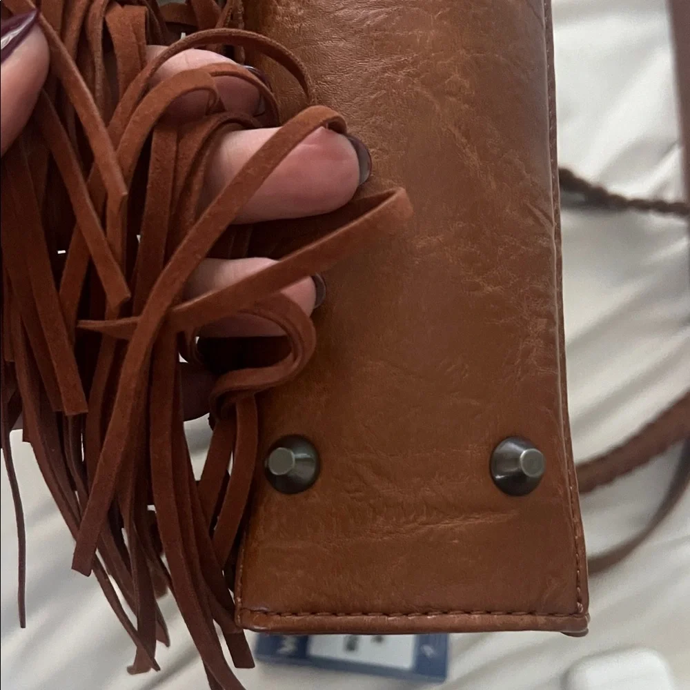NWT Wrangler Embossed Brown Shoulder or Crossbody Bag/Purse Fringe Floral Detail - Picture 10 of 12